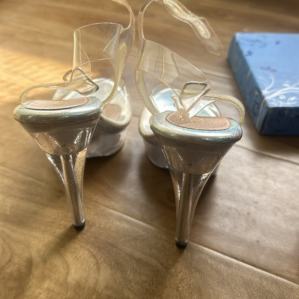 Clear 5” lucite heels with 1” platf . Size 9. Surprisingly easy to walk in. - Picture 5 of 7